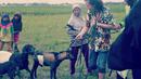Tak hanya mencari kodok, dan juga bebek. Dul Jaelani juga diajari cara mengembala kambing. (Foto: Instagram/@duljaelani)