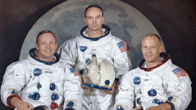 (dari kiri ke kanan) Buzz Aldrin, Neil Armstrong, dan Michael Collins; para astronaut misi Apollo 11 yang dikenal sebagai misi pendaratan manusia pertama di Bulan (AP PHOTO)