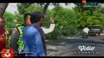 Nasib naas dialami dua orang ibu rumah tangga di Probolinggo, Jawa Timur. Saat mengejar pelaku jambret yang merampas tas miliknya, motor yang ditumpanginya justru menabrak pengendara motor lain dari arah berlawanan.