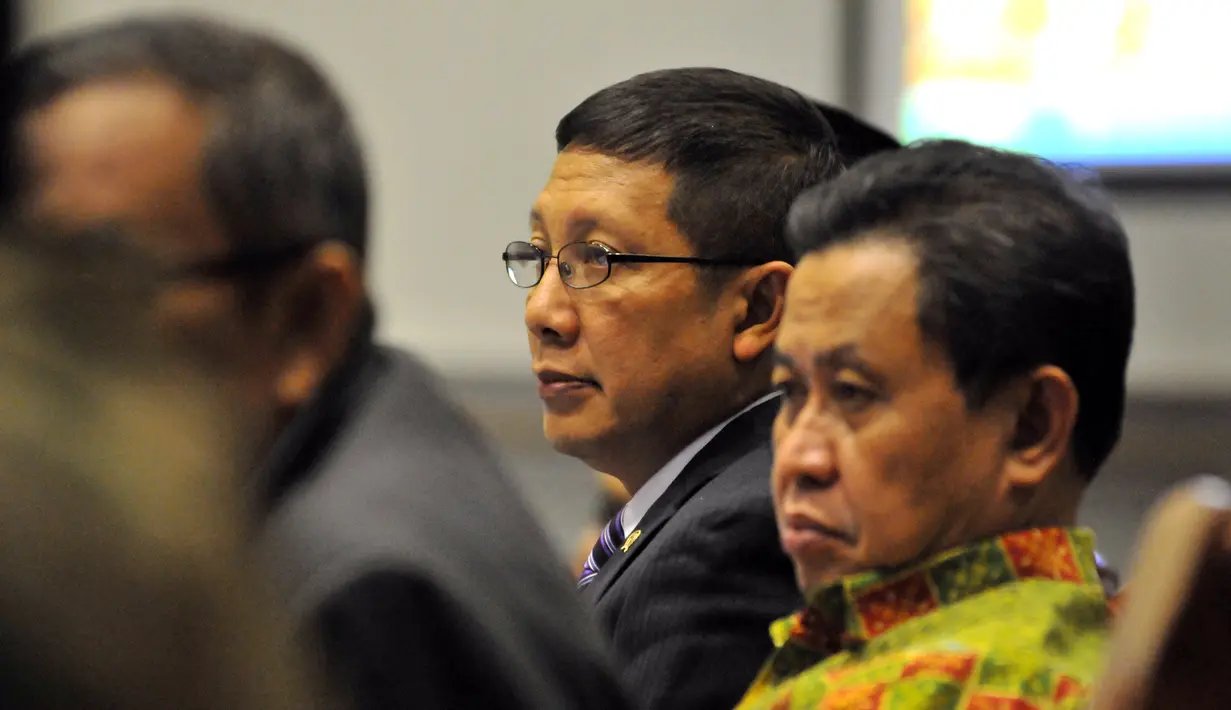 Menteri Agama Lukman Hakim Saifudin saat rapat dengan DPR, Jakarta, Rabu (22/4/2015). Menag memastikan, ongkos ibadah haji tahun ini turun menjadi 2.717 dolar Amerika Serikat atau sekitar Rp33,9 juta per jemaah. (Liputan6.com/Andrian M Tunay)