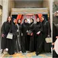 Momen geng Mamayu bukber, tampil menawan pakai dresscode hitam. (sumber: Instagram/dindahw/kesharatuliu05)