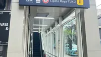 Merek kopi lokal yang semakin populer, Toko Kopi Tuku, telah resmi membeli hak penamaan Stasiun MRT Cipete Raya (dok: IG @jktgo)