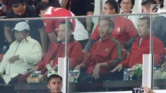 Presiden Joko Widodo (kedua kanan) didampingi Menpora, Ketua DPR dan Ketua DPD menonton langsung final Piala Presiden 2018 antara Persija vs Bali United di Stadion Utama Gelora Bung Karno, Senayan, Jakarta, Sabtu (17/2) (Liputan6.com/Arya Manggala)