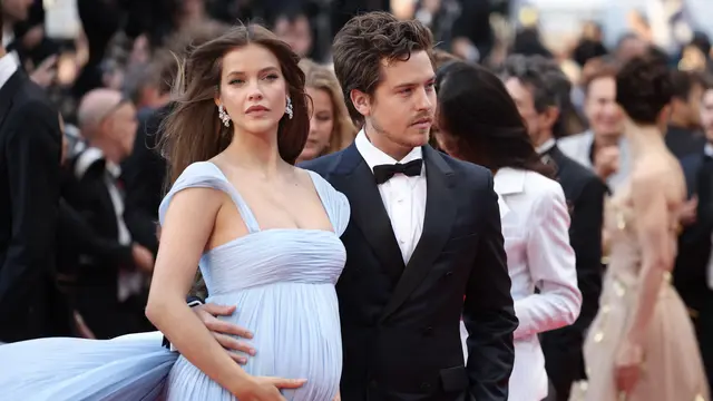 Barbara Palvin dan Dylan Sprouse (Valery HACHE / AFP)