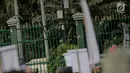 Kondisi pagar Gedung DPR yang dirusak dan dijebol massa aksi mahasiswa, Jakarta, Selasa (24/9/2019). Bagian pagar itu sebelumnya rusak massa aksi mahasiswa yang menolak revisi UU KPK dan RUU KUHP. (Liputan6.com/Faizal Fanani)