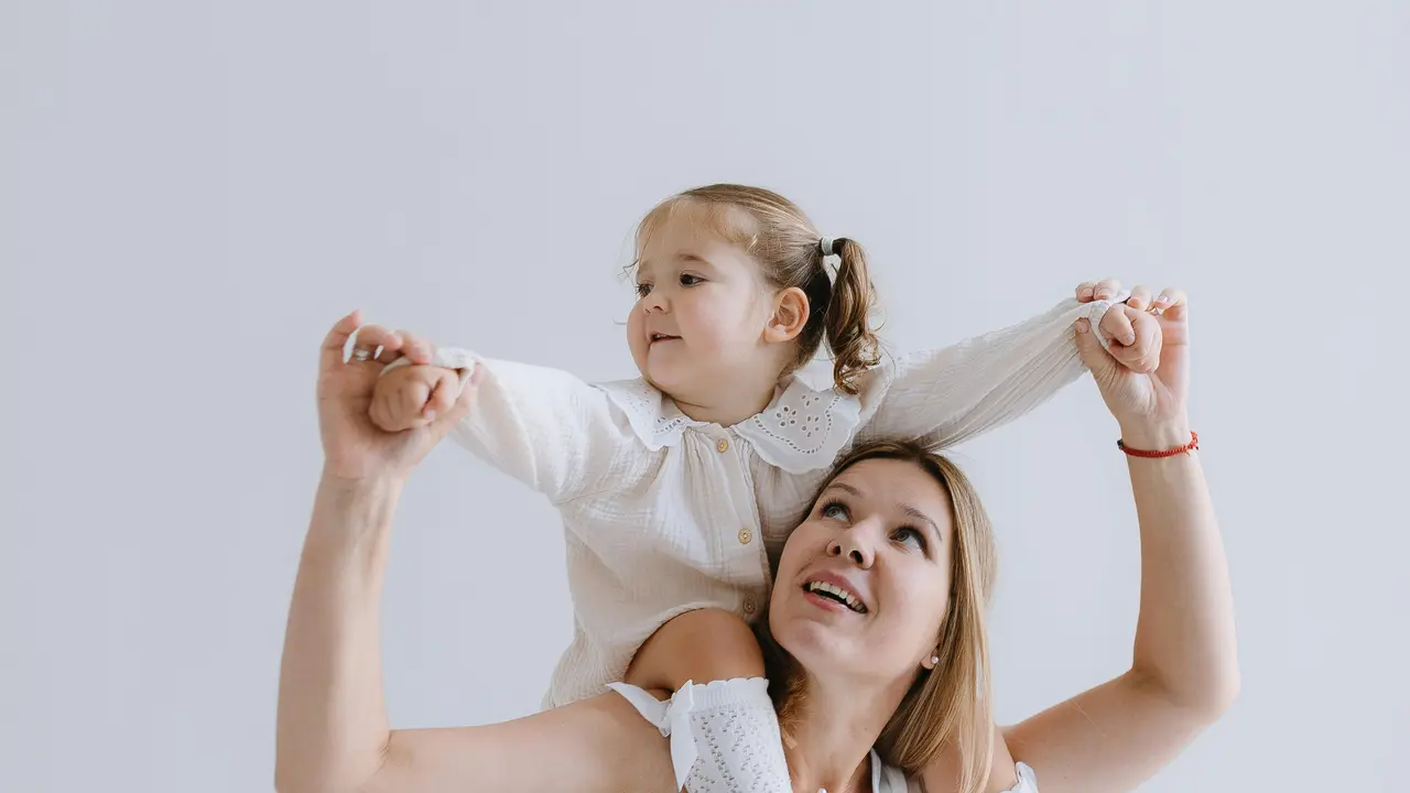 Orangtua Penting Menerapkan Parenting yang Seimbang untuk Si Kecil