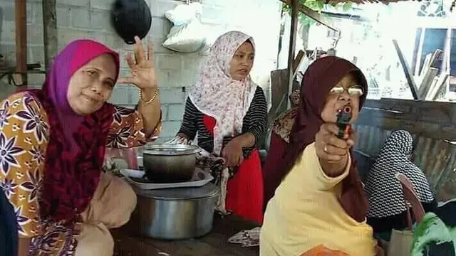emak-emak greget (foto: Instagram/@receh.id)
