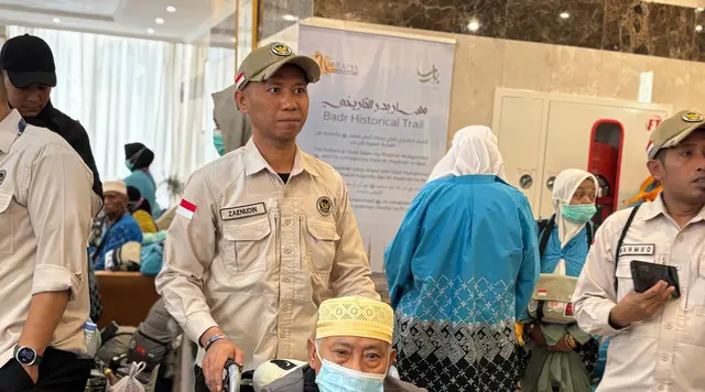 Momen Haru Kloter Terakhir Jemaah Haji Indonesia Pulang ke Tanah Air