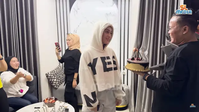 Ultah Santyka Fauziah ke-30