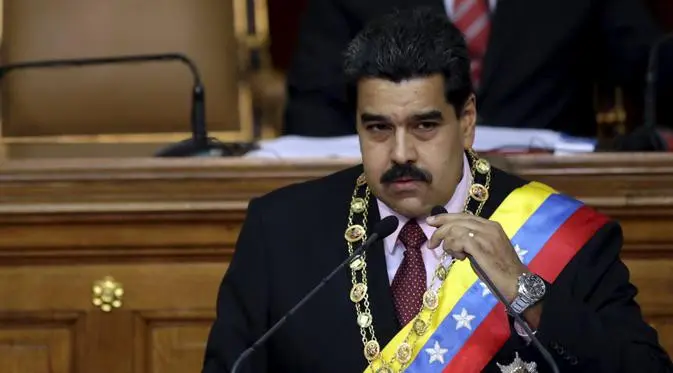 Presiden Venezuela, Nicolas Maduro berbicara di majelis nasional di Caracas, (6/7/2015). Maduro juga memerintahkan kementerian luar negeri melakukan review penuh hubungan bilateral Venezuela dan Guyana. (REUTERS/Jorge Dan Lopez)