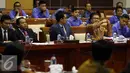 Suasana rapat kerja antara Menkominfo, KPI dan Komisi I DPR di Kompleks Parlemen, Senayan, Jakarta, Senin (3/10). (Liputan6.com/Johan Tallo)