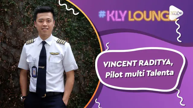 Vincent Raditya tidak hanya sebagai pilot yang piawai di balik kemudi pesawat. Ia berhasil jadi sorotan sejak mengabadikan sederet momen dan kegiatan lewat video blog atau vlog.