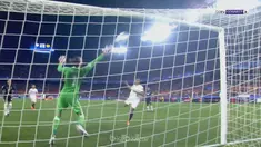 Berita video beragam penyelamatan David de Gea pada laga Sevilla vs Manchester United di Liga Champions 2017-2018. This video presented by BallBall.