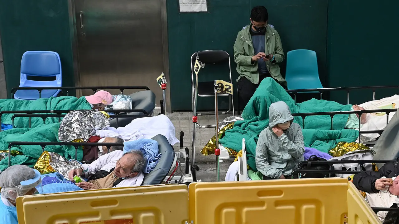 FOTO: Kondisi RS di Hong Kong Saat Dilanda Gelombang COVID-19 Terburuk