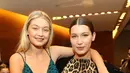 Tak hanya itu saja, nama Bella Hadid kini mulai menyaingi kesuksesan sang kakak, Gigi Hadid. Bahkan, Bella juga memiliki fans yang banyak dan karier cemerlang. (AFP/Bintang.com