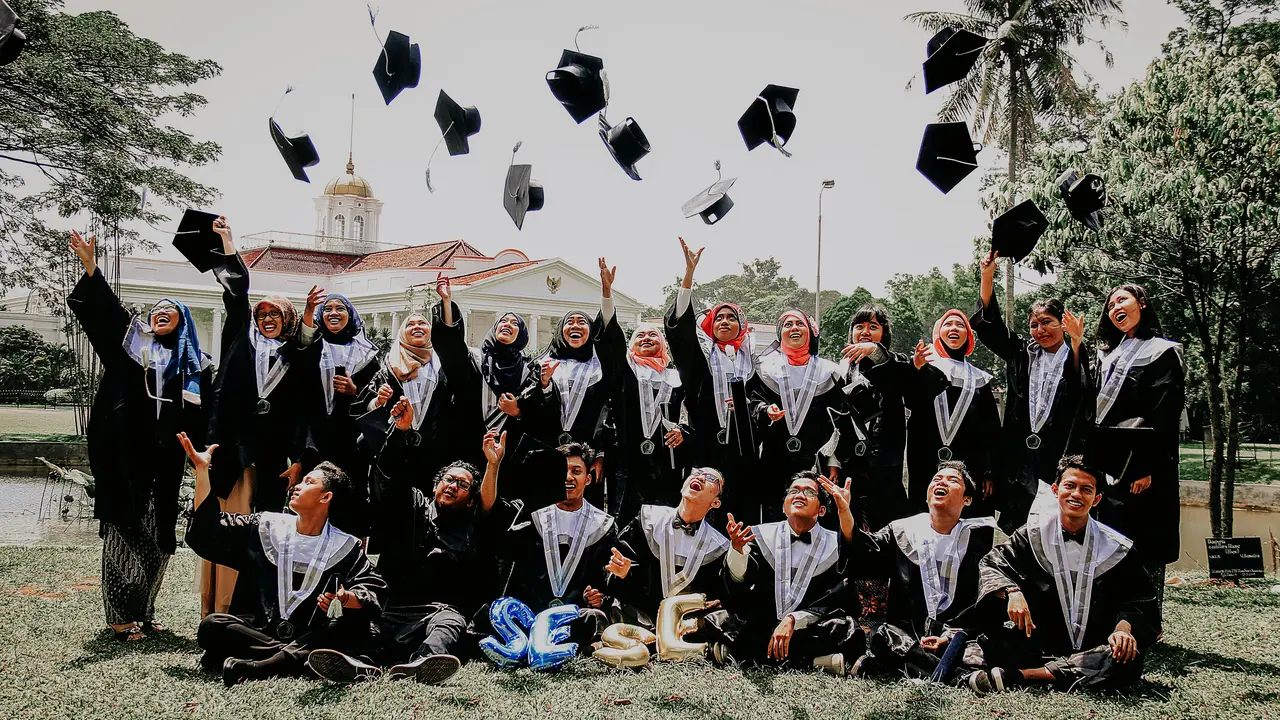 reaksi zodiak setelah wisuda