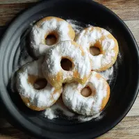 ilustrasi donat gula/Eva Hidayah/Shutterstock