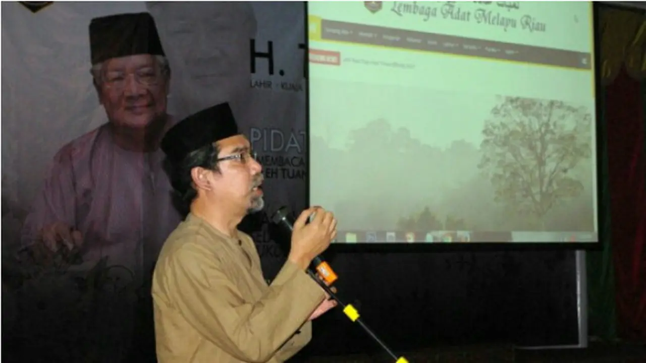 Tunjuk Ajar Melayu, Sastra Melayu Monumental Gubahan Tenas Effendy
