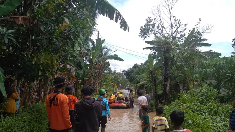 Banjir di Kedunguter, Banyumas. (Sumber Foto: Grup Pers dan Mitra Kerja)