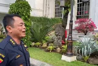 Presiden Prabowo Subianto memanggil Direktur Jenderal Bea dan Cukai Djaka Budhi ke Kompleks Istana Kepresidenan Jakarta, Selasa (22/9/2026). (Liputan6.com/Lizsa Egeham)