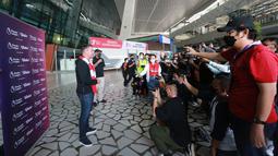 Selama berada di Indonesia, Owen juga akan melakukan kegiatan mulai dari acara bersama media dan fans, serta maupun komunitas. (Bola.com/M Iqbal Ichsan)