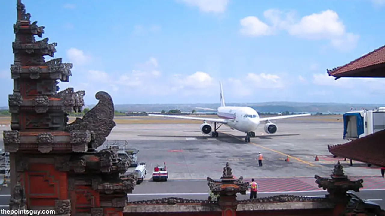 bandara-ngurah-rai-bali130311b.jpg