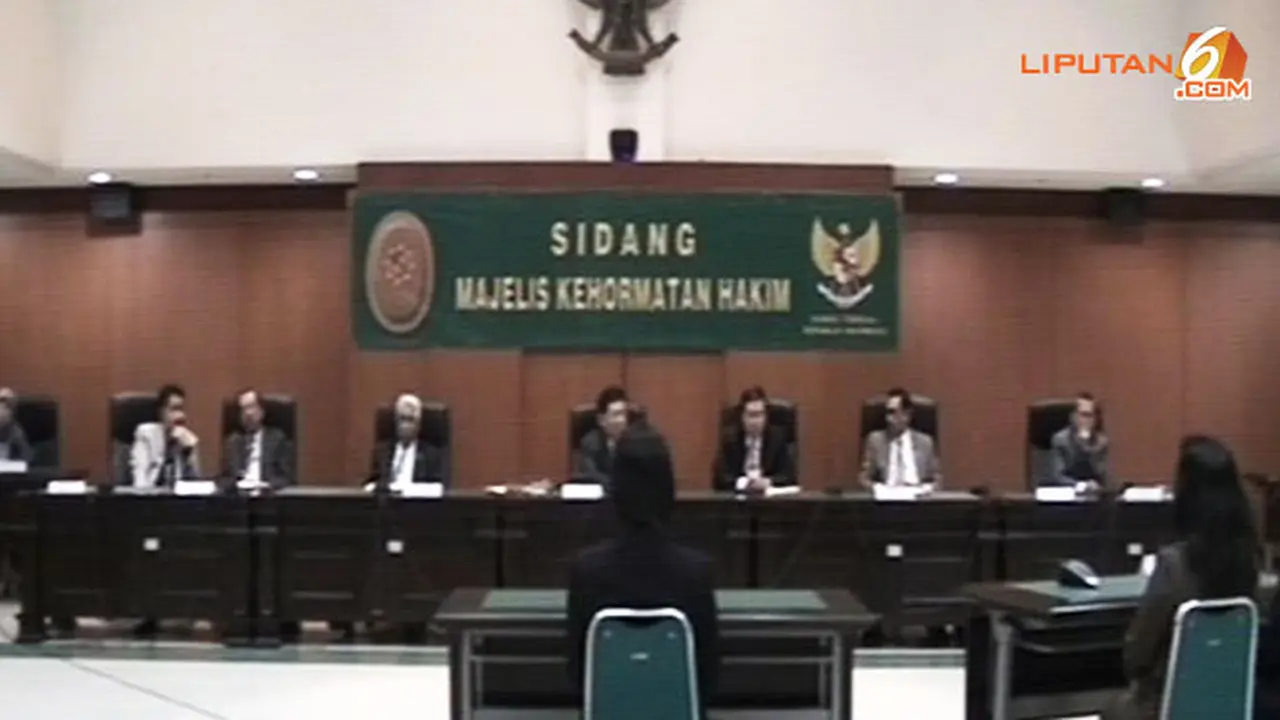 hakim-selingkuh130215a.jpg