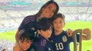 Antonella Roccuzzo memboyong ketiga putranya untuk menonton langsung Piala Dunia 2022 di Qatar.