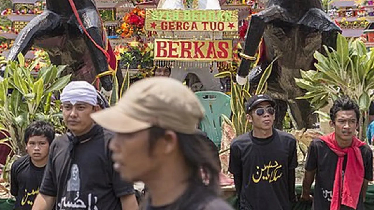 Mengarak Tabot di Kota Bengkulu
