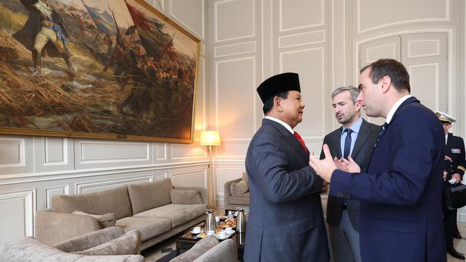 Prabowo bertemu Menhan Prancis Sébastien Lecornu. Pertemuan di Prancis ini merupakan kunjungan balasan setelah sebelumnya Lecornu berkunjung ke Kantor Kemhan RI di Jakarta. (Foto: Tim Media Prabowo Subianto)
