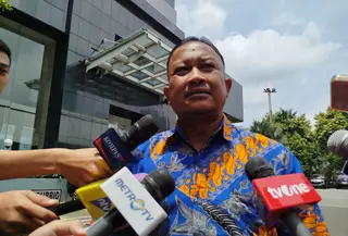 Anggota Kompolnas Mohammad Choirul Anam mengungkap isi sidang etik mantan Kasat Reskrim Polres Jaksel AKBP Bintoro yang tersandung kasus dugaan pemerasan terhadap anak bos Prodia. (Liputan6.com/Ady Anugrahadi)