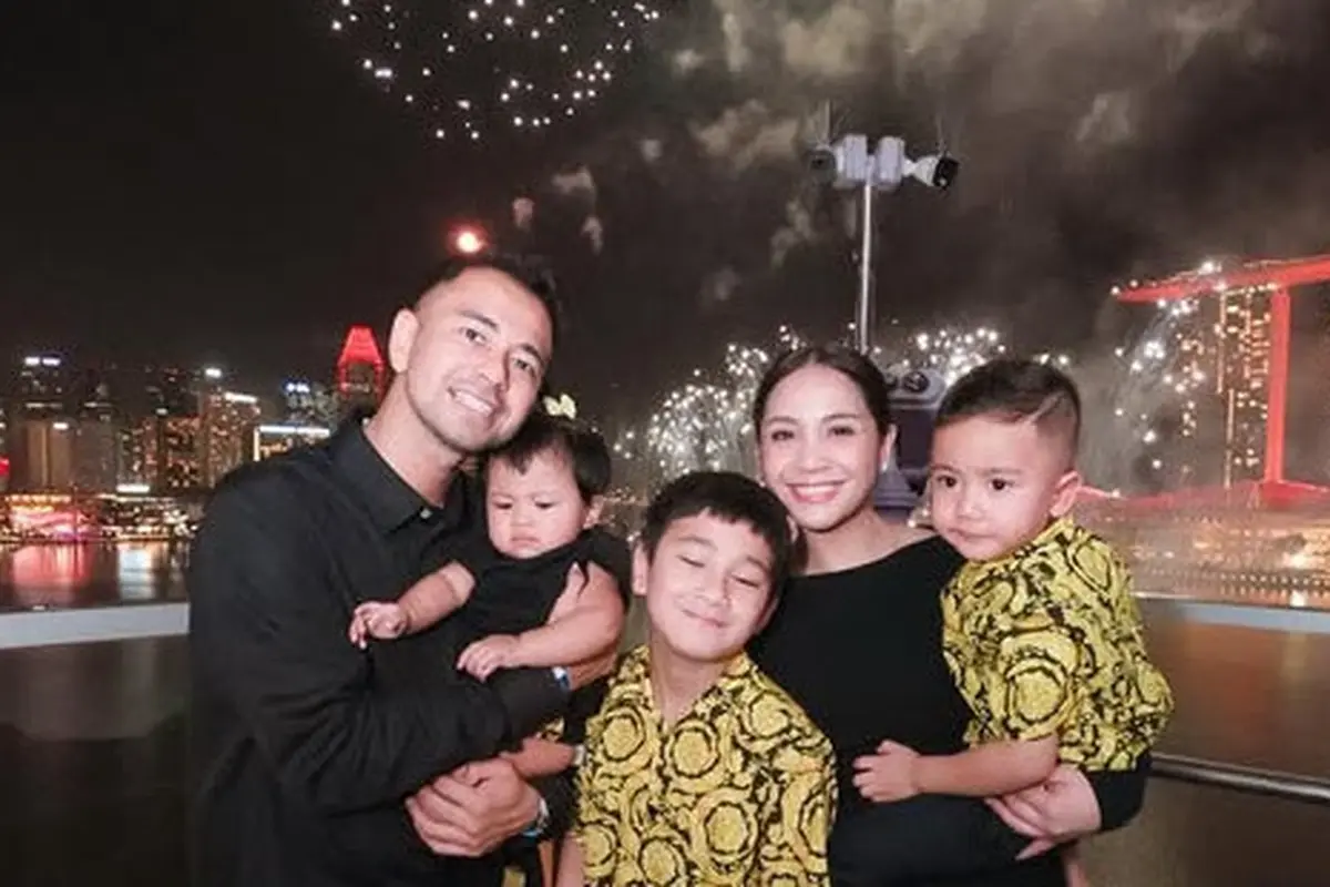 Gaya Artis Tanah Air Rayakan Pergantian Tahun 2024 ke 2025 di Luar Negeri