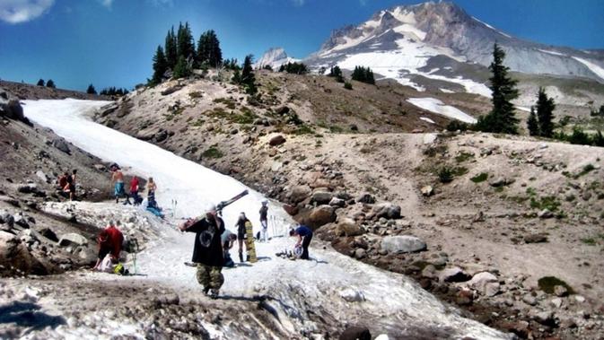 Nekat Mendaki Saat Badai Salju Nyawa Pendaki Ini Melayang