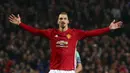 Zlatan Ibrahimovic, dikabarkan akan segera kembali ke Manchester United selain untuk  menyelesaikan proses rehabilitasi cederanya. Ibrahimovic juga berpeluang besar kembali memperkuat The Red Devils. (AP/Dave Thompson)