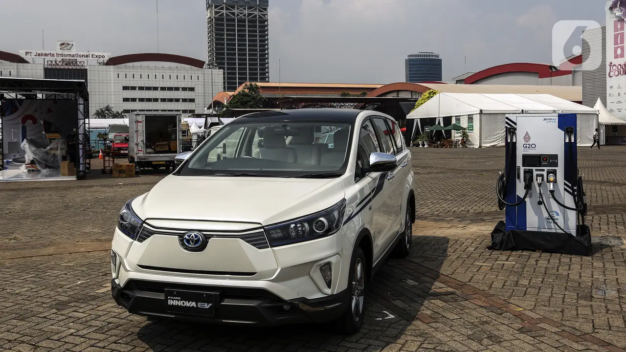FOTO: Mobil Listrik Toyota Kijang Innova EV Concept Hadir di IIMS 2022