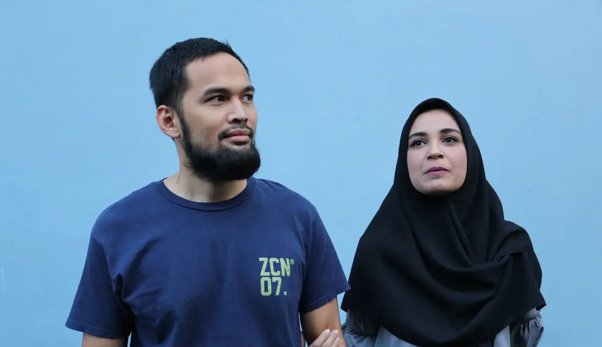 Lantas seperti apa pandangan Shireen terkait poligami. Sebagai umat muslim, ia mengaku tidak menentang dan tidak membenci. Tapi sebagai perempuan ia mengaku tak sanggup apabilan suaminya melakukan poligami. (Adrian Putra/Bintang.com)