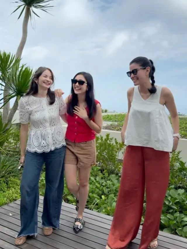 Febby Rastanty, Enzy Storia, hingga Medina saat liburan ke Bali dengan pakaian kasual.  [@medinadinaaa]