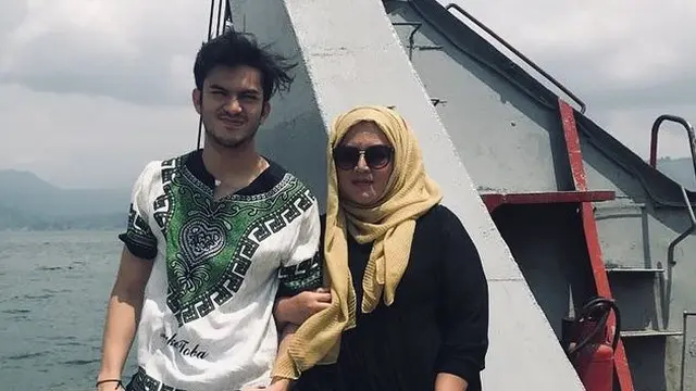 Rizky Nazar dan Ika Surya