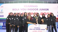 Tim putri Jawa Timur juara Kejurnas Bola Voli Junior usai mengalahkan DKI Jakarta 3-2 pada laga final di GOR Bulungan, Jakarta Selatan, Kamis (7/11/2019). (foto: PBVSI)