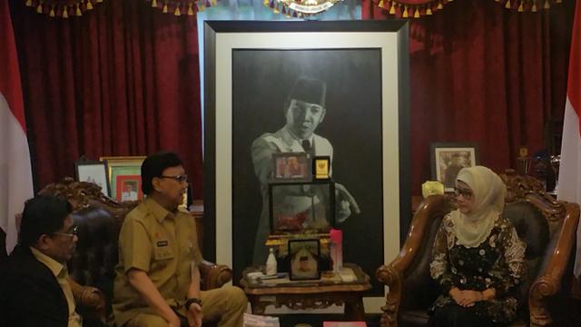 Mendagri Tjahjo Kumolo bertemu dengan Bupati Indramayu Anna Shopana yang mengundurkan diri