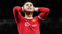 Manchester United mengawali tahun 2022 dengan kekalahan 0-1 kala menjamu Wolverhampton di Old Trafford dalam partai pekan ke-21 Liga Inggris 2021/22, Selasa (4/1/2022). (AFP/Paul Ellis)