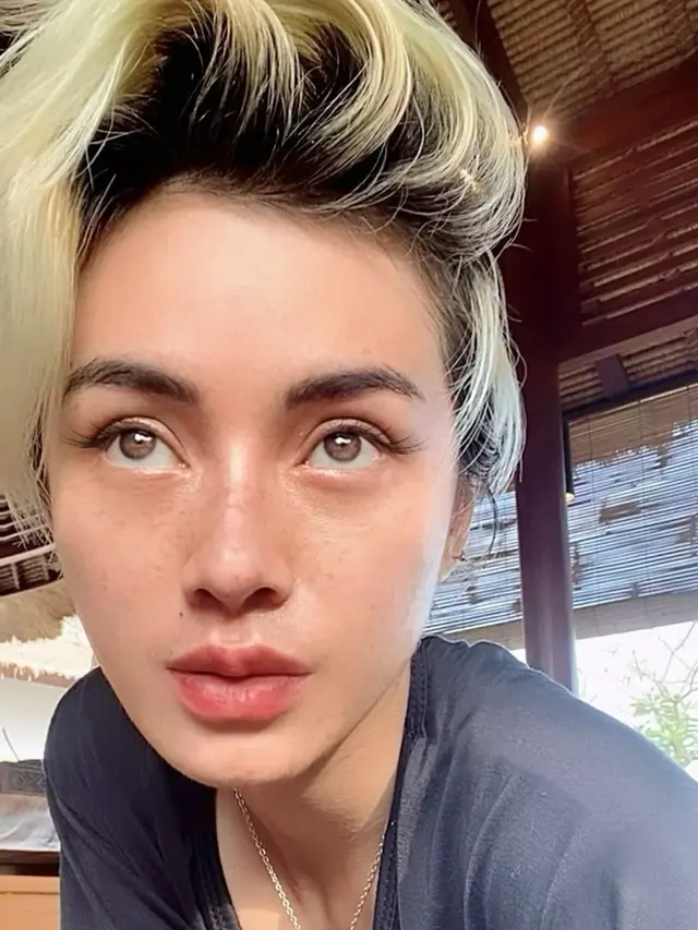 6 Potret Terbaru Dara The Virgin dengan Rambut Super Pendek, Jadi Sorotan