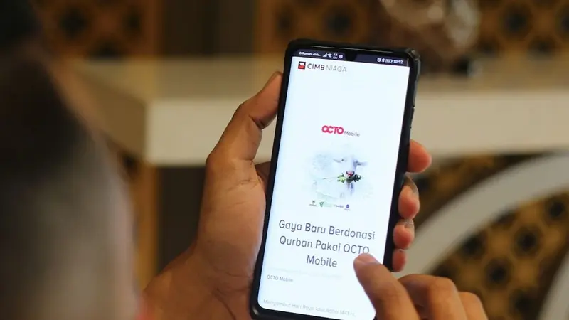 Fasilitas perbankan digital OCTO Mobile dan OCTO Clicks. (Dok CIMB Niaga)