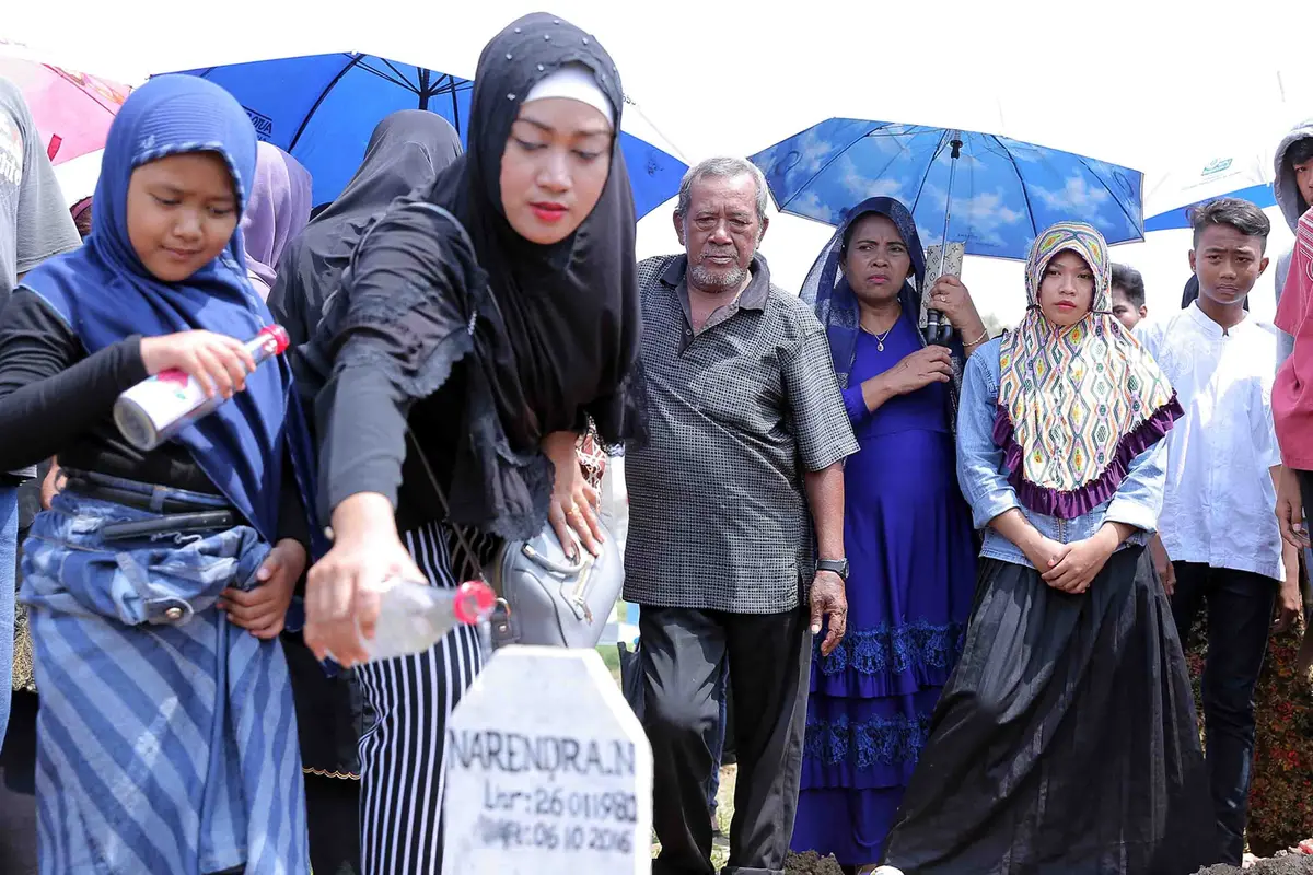 [Bintang] Pemakaman Narendra KDI