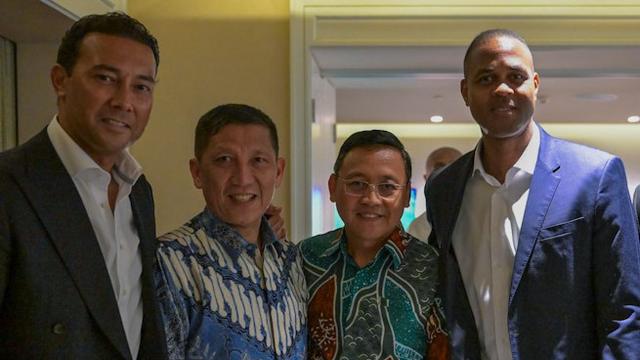 Patrick Kluivert bertemu dengan petinggi LIB