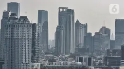 Deretan gedung perkantoran di Jakarta, Senin (27/7/2020). Menteri Keuangan Sri Mulyani mengatakan pertumbuhan ekonomi di DKI Jakarta mengalami penurunan sekitar 5,6 persen akibat wabah Covid-19. (merdeka.com/Iqbal S. Nugroho)
