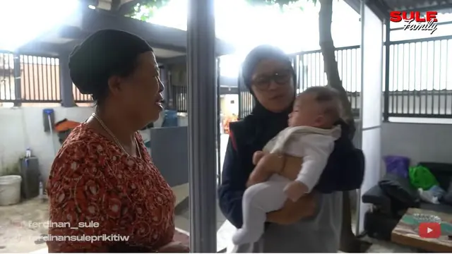 Ajak Baby Adzam ke Kampung Halaman, Ini 8 Potret Rumah Orangtua Sule di Cimahi