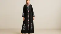 9 Model Gamis Hitam Kombinasi Bordir, Tampil Stylish dan Elegan Tanpa Kaku