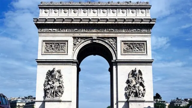 10 Tempat Wisata di Paris Terpopuler, Banyak Rekomendasi Spot Romantis