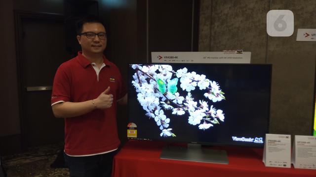 Michael Loistianto dengan produk teranyar ViewSonic